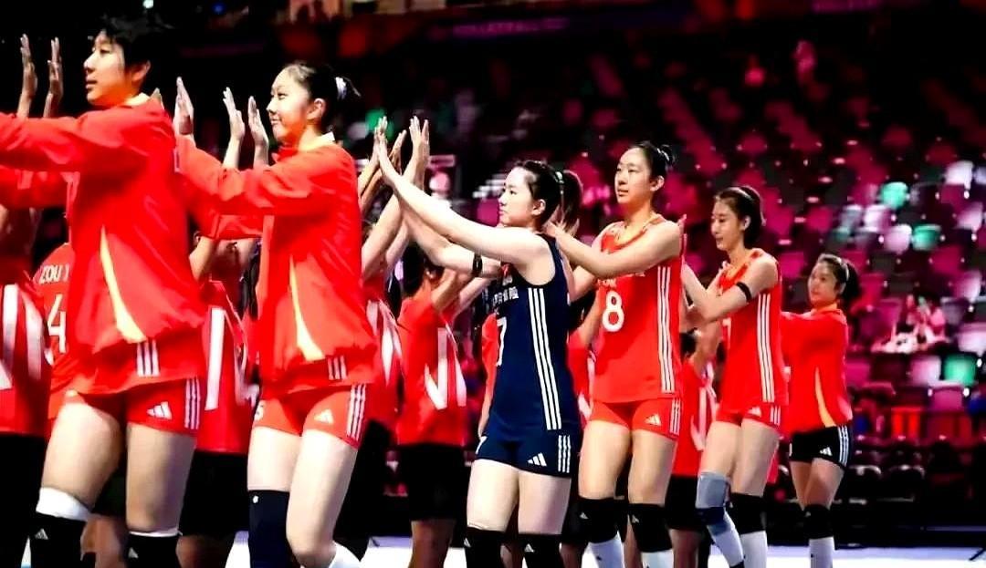 一些人到底想啥呢？！
人家杨昊在从香港回北京的路上说了句“回京了，累。”一句实话