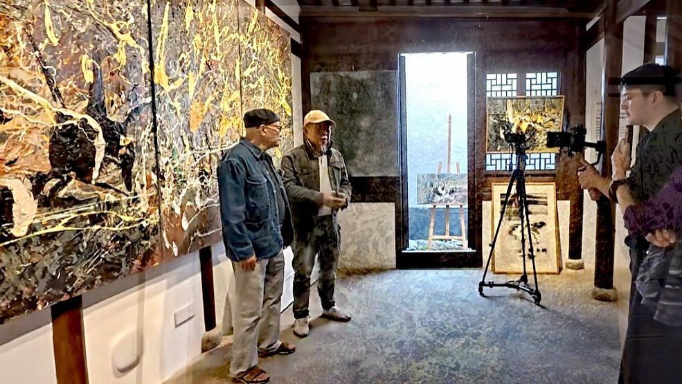 跨越国界的艺术对话：吴训木作品在国际舞台的绽放与国内认可的双重奏