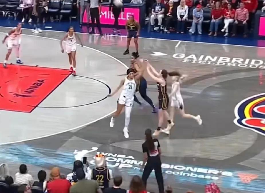 有这射程，还打什么WNBA，直接来打NBA！
今天WNBA印第安纳狂热对阵纽约自