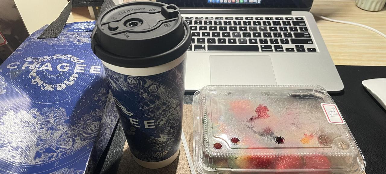 晚上接触到一个中学生，把我吓到了。咱万没想到，如今中学生阅读思考居然这么深入，都