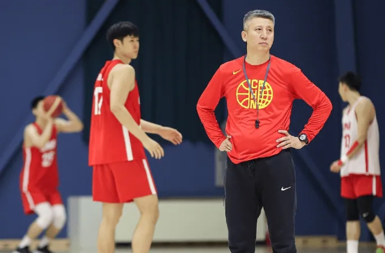 24日晚，中国男篮将开启国内热身赛之旅。主教练郭士强在赛前接受采访时透露，目前在