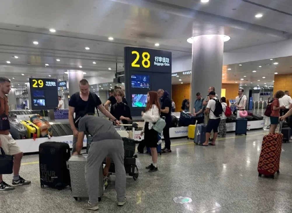 海归们开始慌了，纷纷回国潮，原来是有发言“不用海归了”。

以前能出国的都是优秀