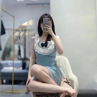 人间烟火短若梦，你出上联江湖星辰长似歌