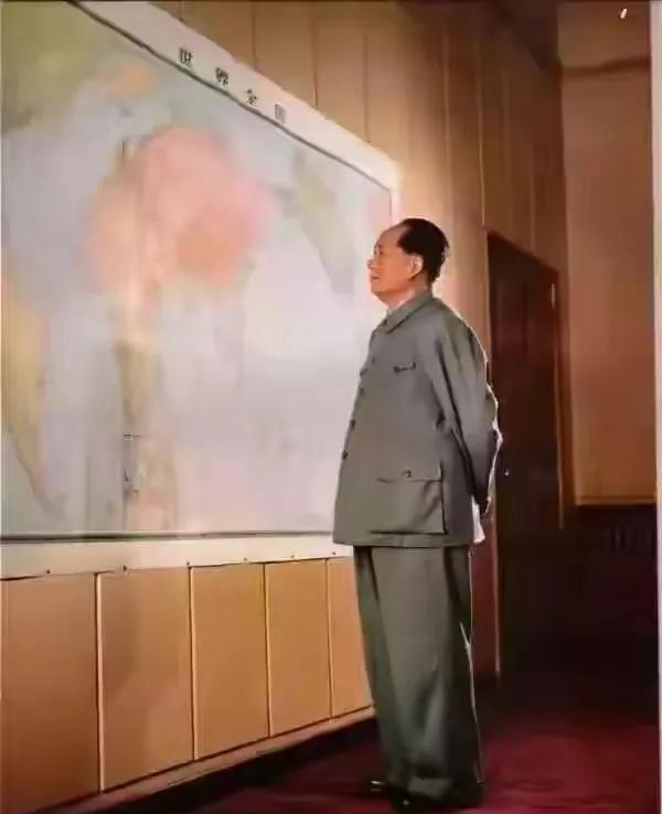 其实很多人根本不懂毛主席时代是如何发展的。
总认为那个时候又穷又落后，但是却很少