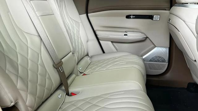 26万买特斯拉Model Y还是续航825公里但品牌没那么响的广汽昊铂HT