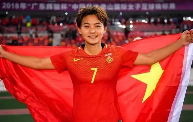 回顾一下中国女足的历史，她们的确曾经很优秀，“拼劲”感染了很多人，以至于大家美誉