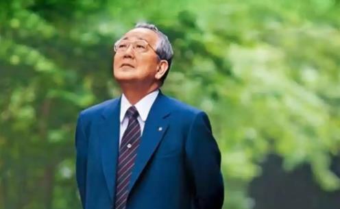 1997年，身价200亿的稻盛和夫被查出胃癌，医生警告：“必须马上手术”。谁知，