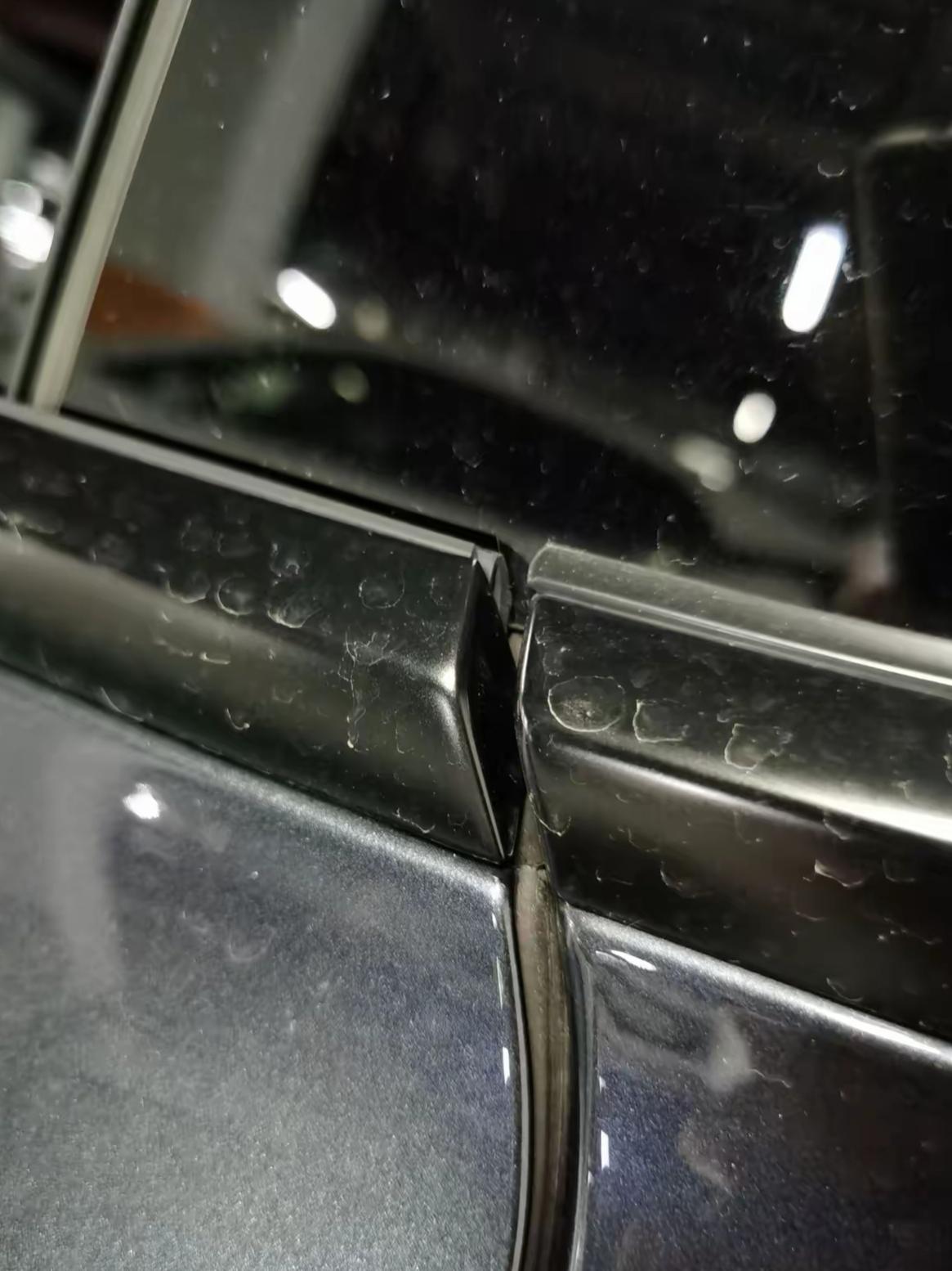 特斯拉品控痛点：豪华价位与入门做工的割裂