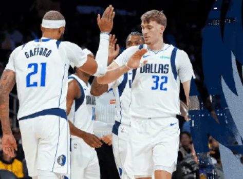 NBA杯小组赛，独行侠以119-129不敌湖人。
本场比赛，独行侠球员库珀-弗拉