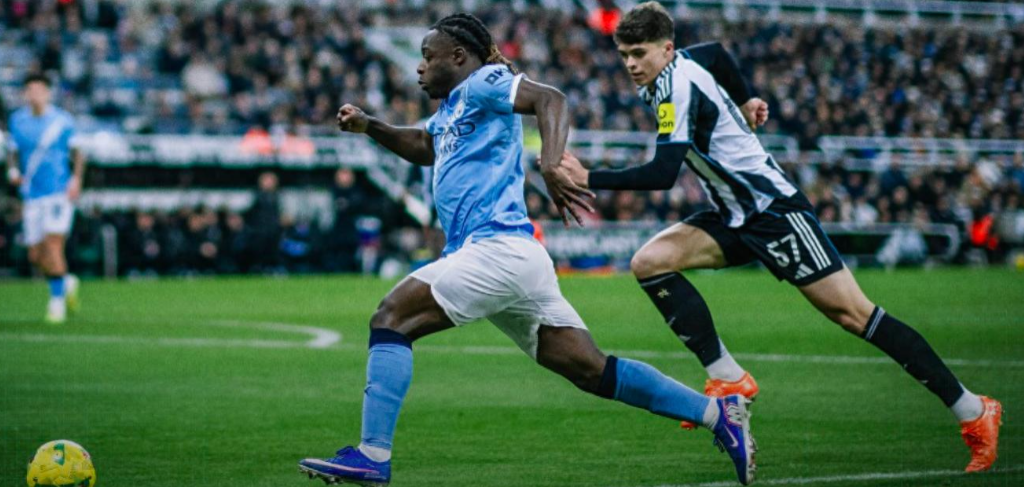 英格兰联赛杯首回合的比赛开始，纽卡斯尔坐镇主场迎战曼城。
纽卡斯尔的总身价达到7