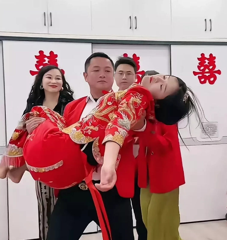 江苏，有一名女子是医院的医生，在即将结婚的时候，当天晚上还通宵做了一个晚上手术。