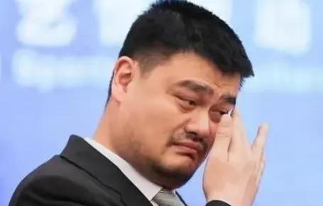 我们的外援归化工作之所以迟迟没有进展，主要就是还以亚洲霸主自居，放不下架子，抹不