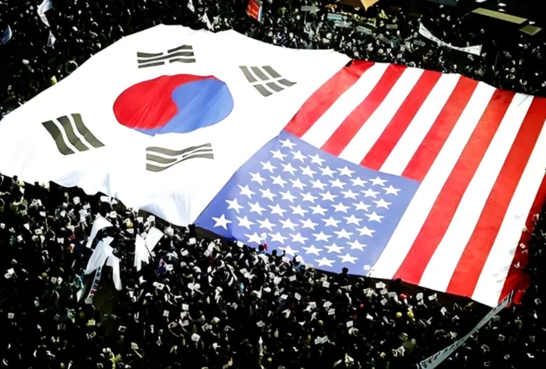 今天从韩国那边传来2个消息，一个是关于美国对韩国的关税战，另一个则和中国有关。