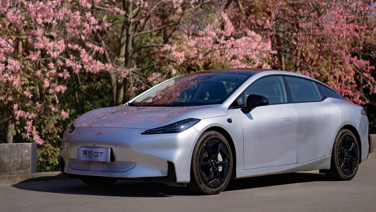 年轻人的性能自由：广汽昊铂GT全新Lite版15万起轻享上市