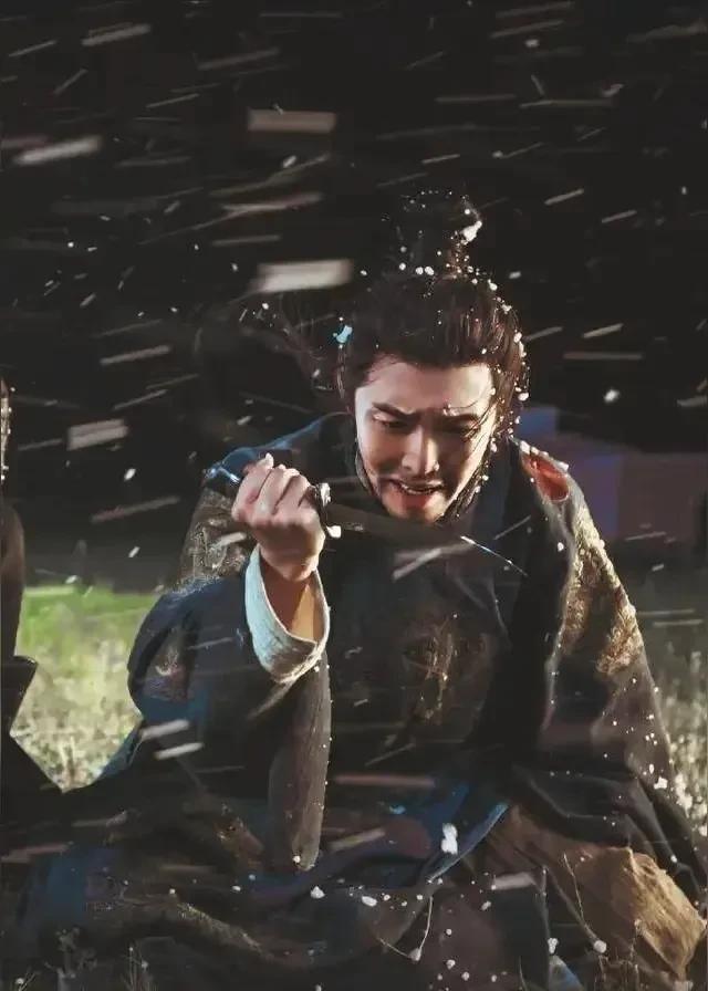 北京保卫战胜利后，也先见朱祁镇已无利用价值，且明朝已立新君（其弟朱祁钰），将其释