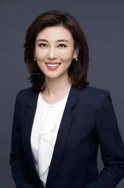 关于央视主持人李红，有人说她毕业于吉林大学，这个说法不实。
李红其实最初毕业于吉