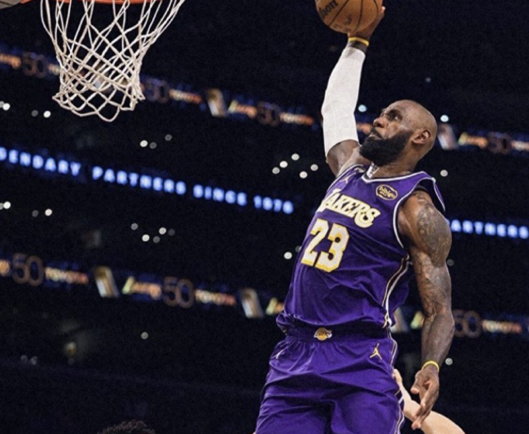 2月6日，NBA常规赛洛杉矶湖人主场119-115逆转战胜费城76人。本场比赛，