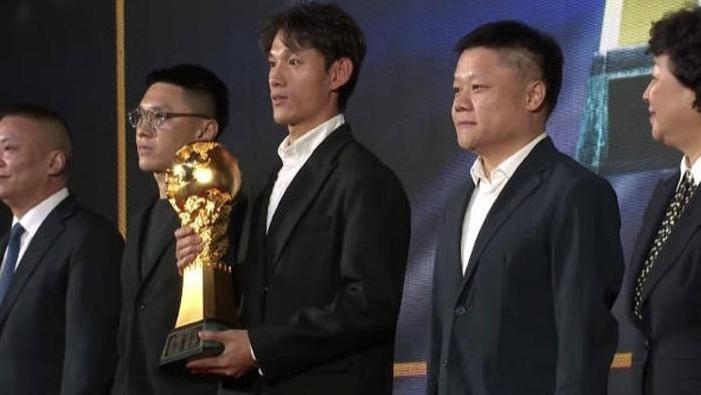 海港除了冠军竟然无一获奖！王燊超高情商，泰山荣膺四项奖，最佳主帅落户中原