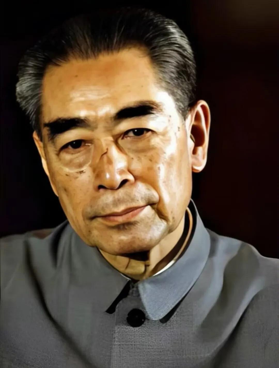 不接，见伟人！
颂周公
青史长留济世章，少年立誓震八荒。
负笈踏浪寻星火，执笔挥