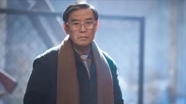 ​在这个小鲜肉横行的流量时代，其出演的影视剧一部比一部拉跨，这便导致网友将视线转向了那些老戏骨的身上