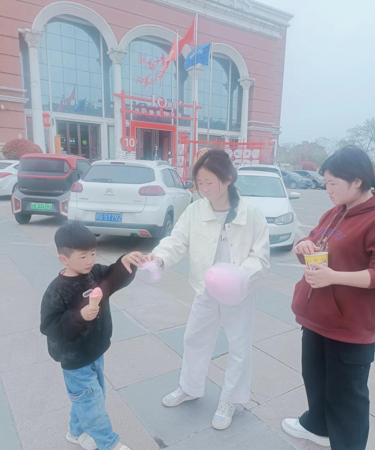 #春日生活打卡季#春日生活打卡 | 把平凡日子过成诗
“等闲识得东风面，万紫千红