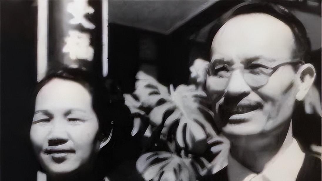 1955年解放军授衔时，袁也烈被授予少将，他的警卫班长却是大将