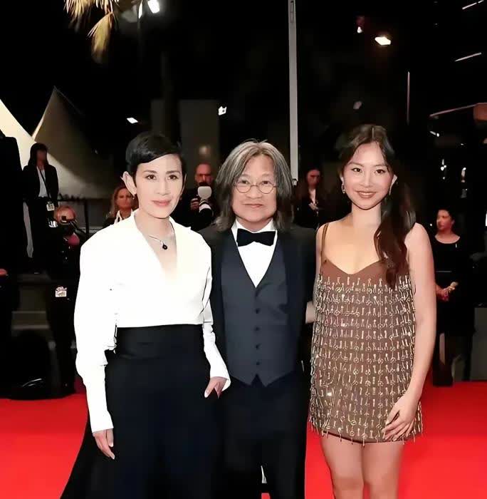 吴君如，人间清醒！

她和陈可辛同居22年，育有女儿陈是知，但始终不领证，不