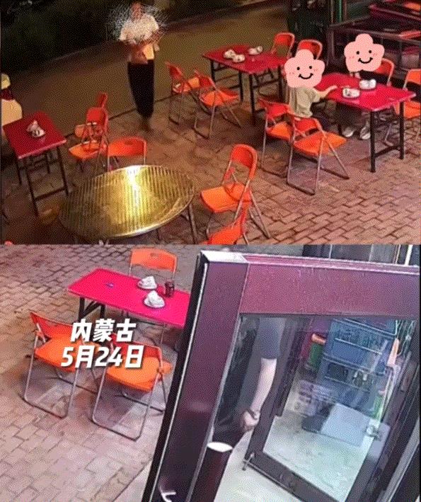 细思极恐。内蒙古，俩男孩在烧烤店室外的餐桌上玩耍，期间就出现了一陌生男子在其周围