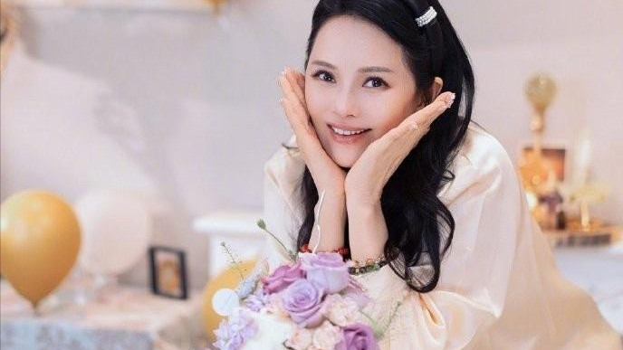 伊能静57岁生日！曝恩利被庾澄庆亲戚挑唆，回老家继母做饭糊弄人