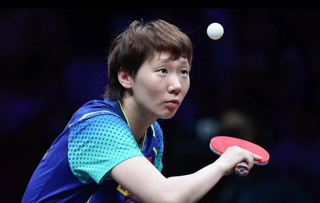 孙颖莎和王曼昱谁离超级全满贯近？
孙颖莎：有世乒赛23年、世界杯24年、亚锦赛1
