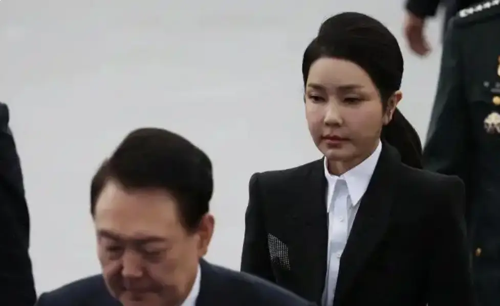 豁免权被罢免！