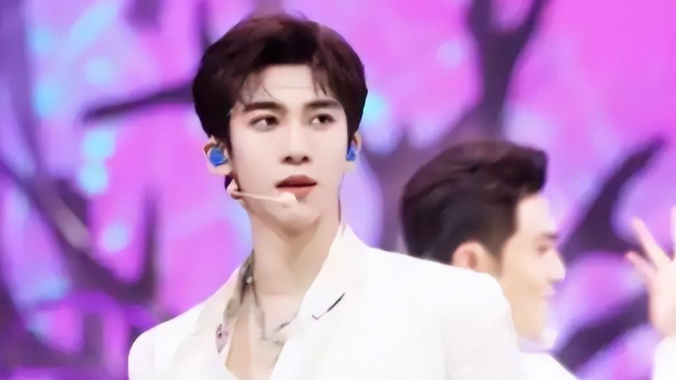 ​丁泽仁“富婆控制”事件：是受害者还是共谋者？