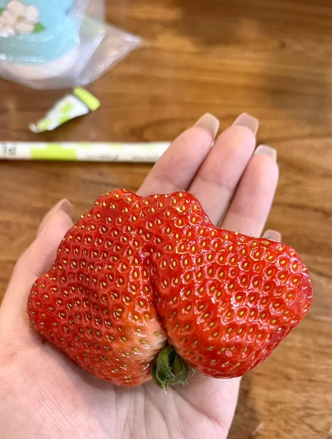 只想在你怀中，做个可爱的姑娘，满心欢喜就好
