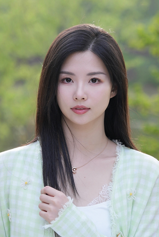 林梦鸽的两套妆造，你觉得如何？