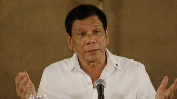 对老朋友杜特而特必须伸出援手，对小马科斯必须给以惩罚。