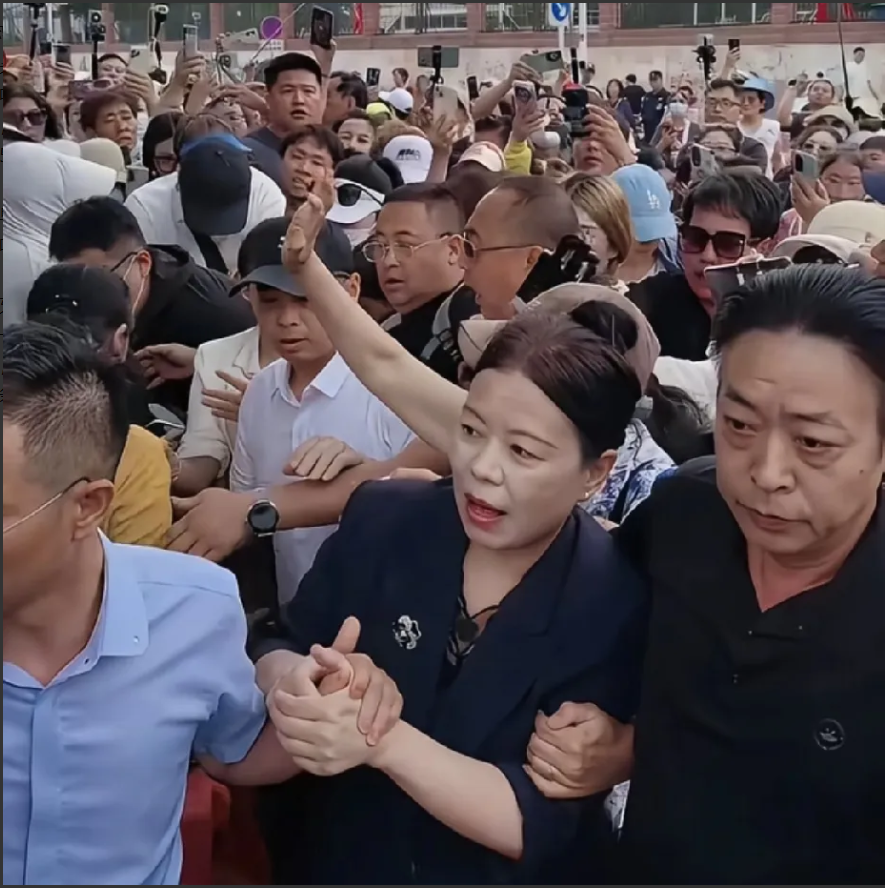 关于52开会的事，柴桑大姐今天回复了

这几天都在说52定在下周五开会，说季老师