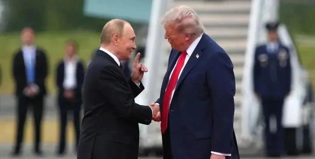 普京和特朗普，最新一番较量，
特朗普决定取消或推迟布达佩斯会晤，按照普京的说法，