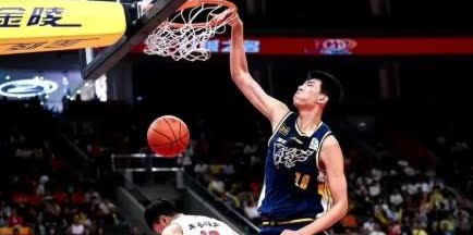 中国男篮热身赛两连胜，广东球迷却笑不出来了
没错，估计看球的人都感受得到，广东