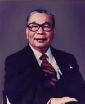 凭蒋经国的实力和威望，完全可以在1988年去世时将台湾交给自己的儿子，但他却选择