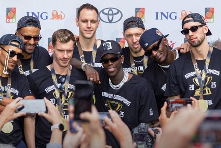 总有人说这支德国男篮打NBA一胜难求，事实真的如此吗？
要知道这支德国男篮可是男