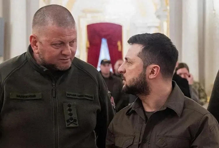 乌克兰前总司令扎卢日内受过西方军事作战体系严格的培训，他能与北约指挥官交流自如，