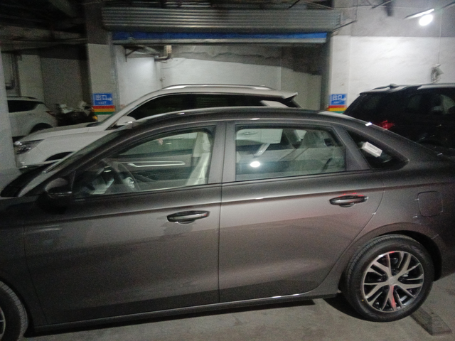 吉利帝豪手动
燃油车永远不可能退出汽车市场，基于这一点，所以我坚决选择了1.5l