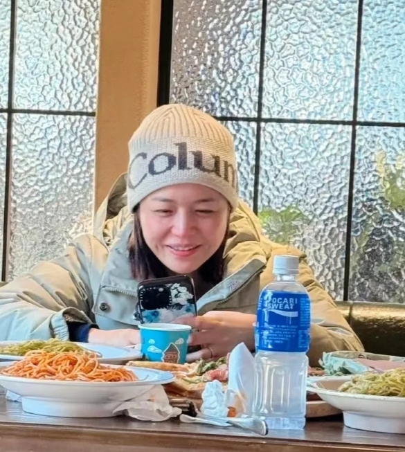 陈妍希，一直给人感觉是个温柔又美好的女子。最近大家都在热议她的婚姻状况，可在我看