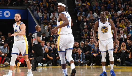 勇士需要一个乱战、能单打的独比球员
现在球队能把球打进蓝框的球员太少了，太不合现