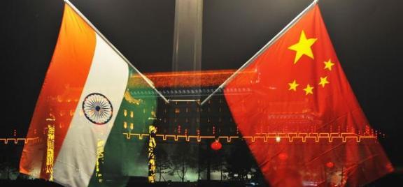 印度突然发现，除了跪美以外还有一条联合中国的路可选！印度外长访华，应该是带着“印