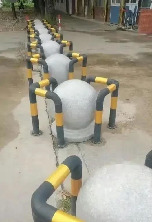 我想问问这个单位领导，咱们那里福利一定不错吧？
防护栏防护防撞球，咱这是有钱没地