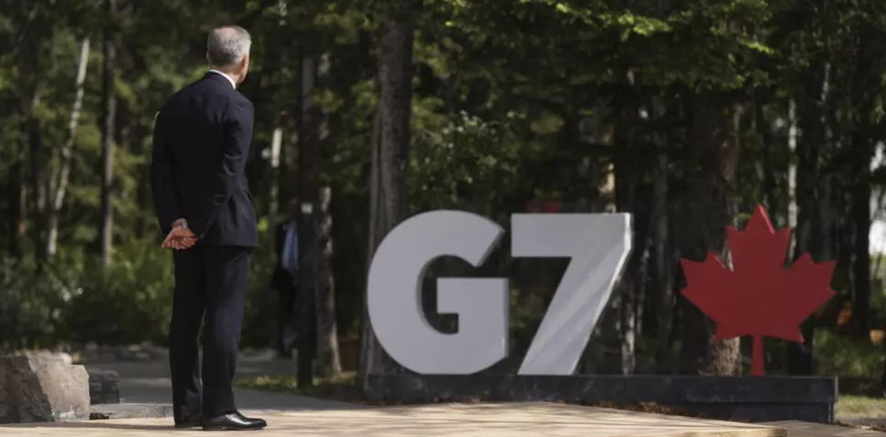 特朗普煞有介事地声称“不反对中国加入G7”，显得像在施恩。
这就像芙蓉姐姐声称不