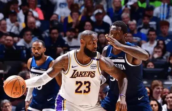 NBA季后赛森林狼116-113战胜湖人，系列赛大比分3-1领先湖人。
勒布朗-