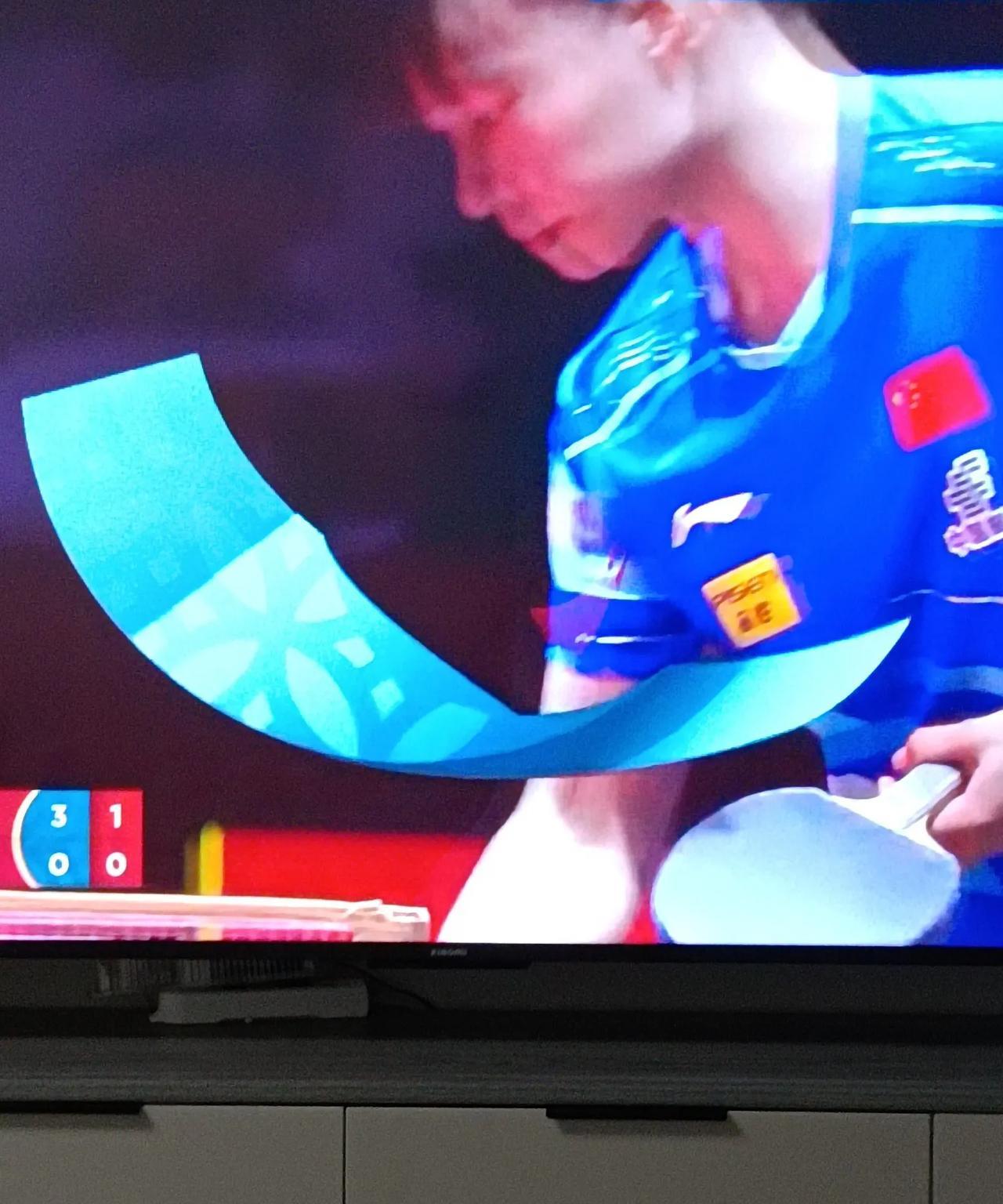 石洵瑶4:0横扫朴佳贤，挺进第四轮。
四局比分是：11:8，11：5，11:5，