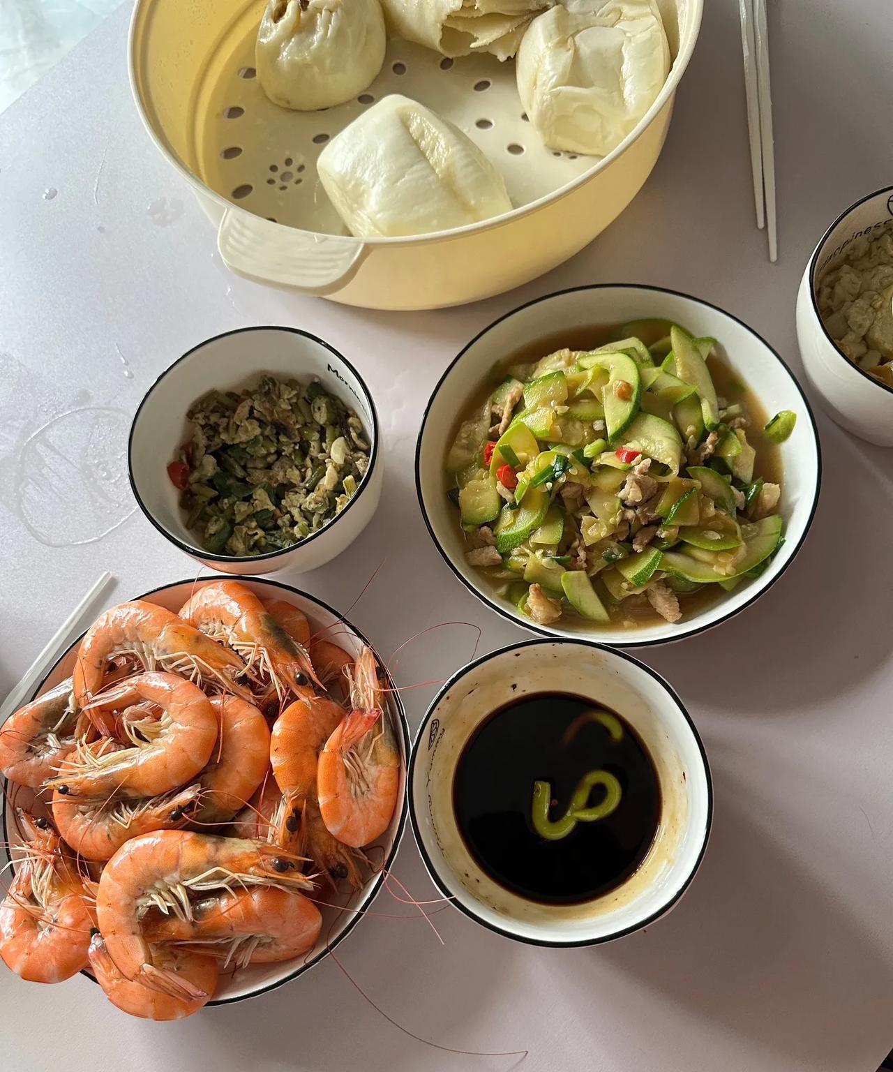 你们知道做饭的人，
最讨厌的是什么吗？
就是每次做饭前问吃什么，
你随口就说一句